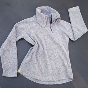 Women's Lolë fleece asymmetric pullover.  Size s.
